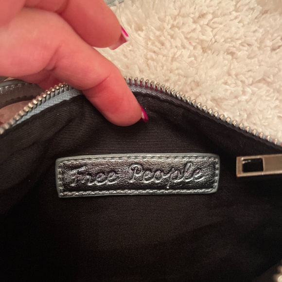 Free People metallic silvery light blue crossbody bag - Picture 3 of 6